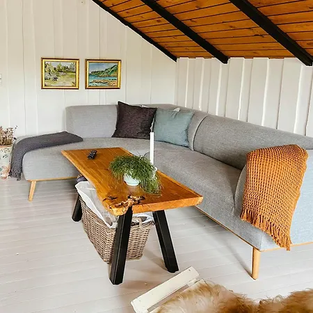 Simple Close To Limfjorden Casa vacanze Åbybro