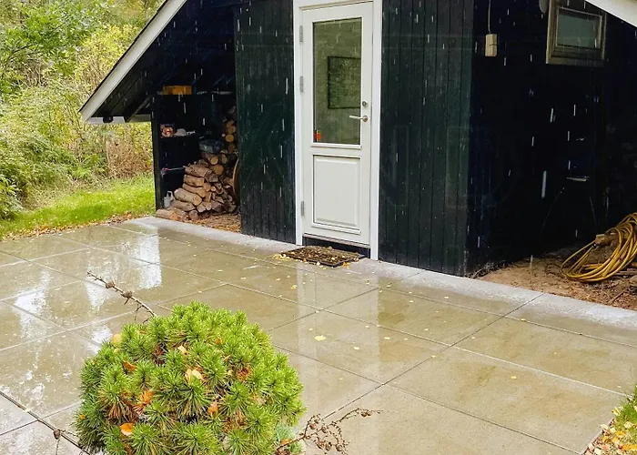 Simple Close To Limfjorden *